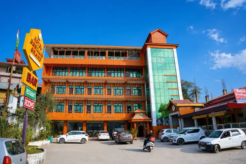 Besillio Grand Hotel and Restaurant - Image 1