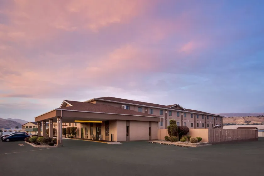 Quality Inn Wenatchee-Leavenworth - Image 1
