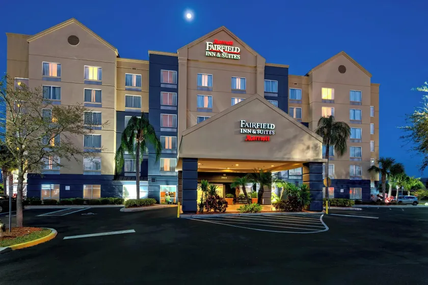 Fairfield Inn and Suites by Marriott Orlando Near Universal Orlando - Image 1