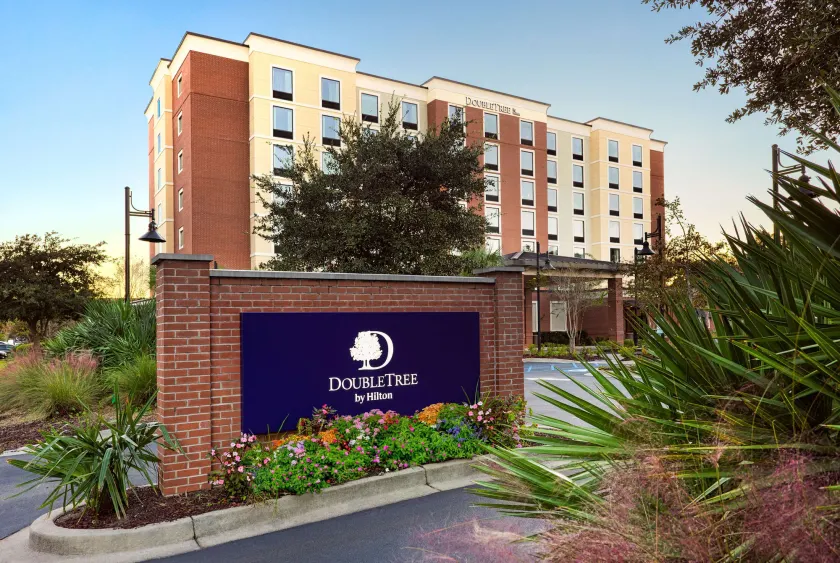 DoubleTree by Hilton Charleston Mount Pleasant - Image 1