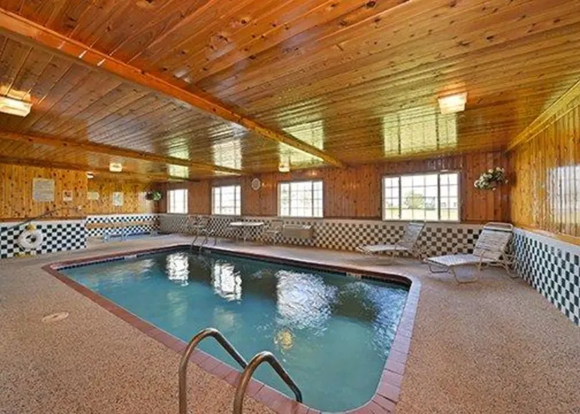 Quality Inn & Suites Grinnell near University - Image 1