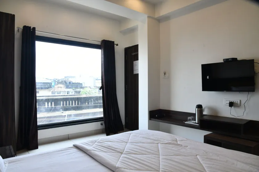 Hotel Shreeji Palace - Image 1