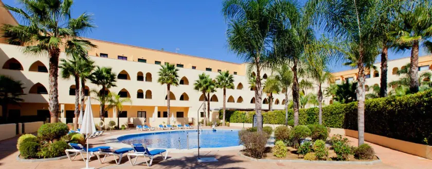 Apartamentos Playamarina - Image 1