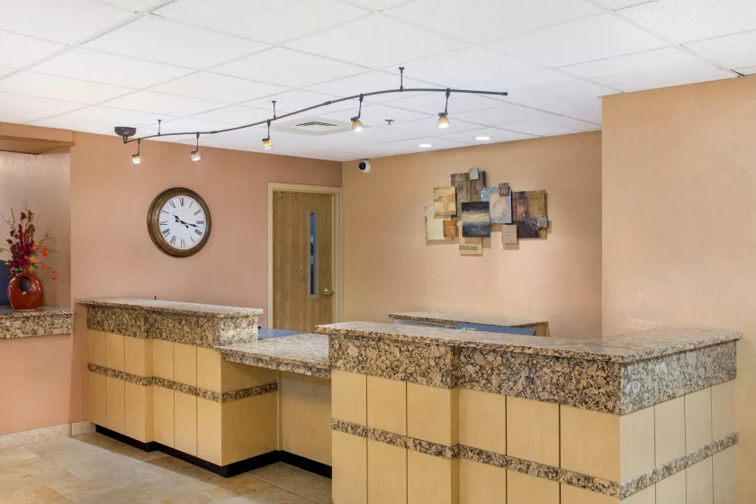 La Quinta by Wyndham Springfield South - Hall