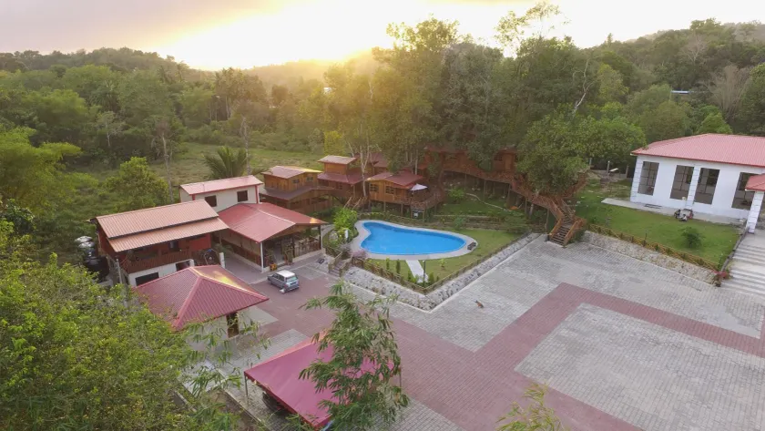 Borneo Tree House - Image 1
