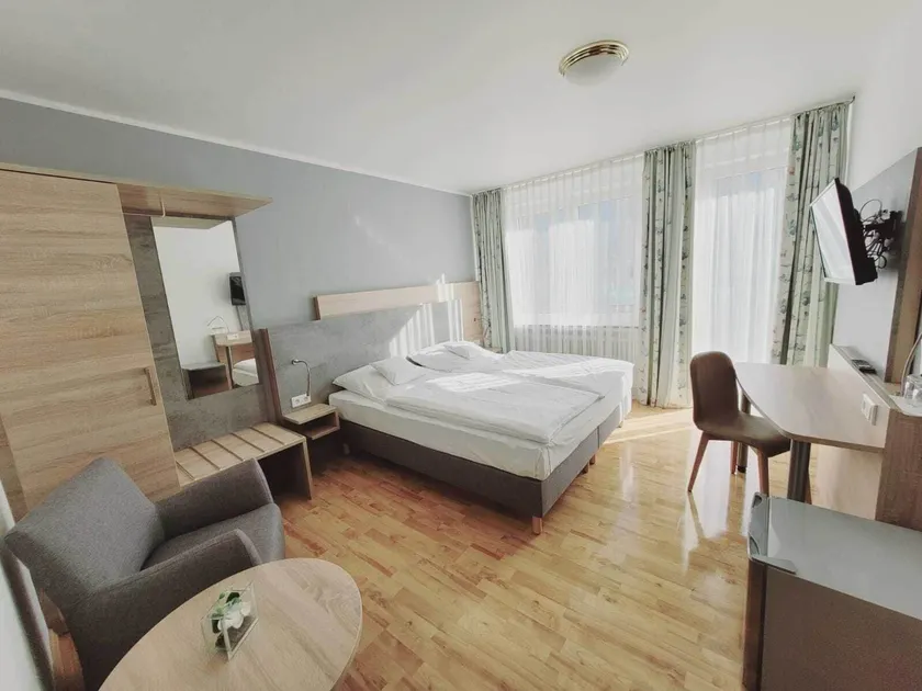 Hotel Europa - Image 1