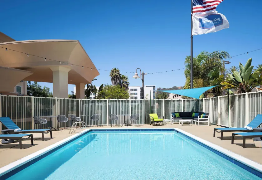 Hampton Inn San Diego Del Mar - Image 1