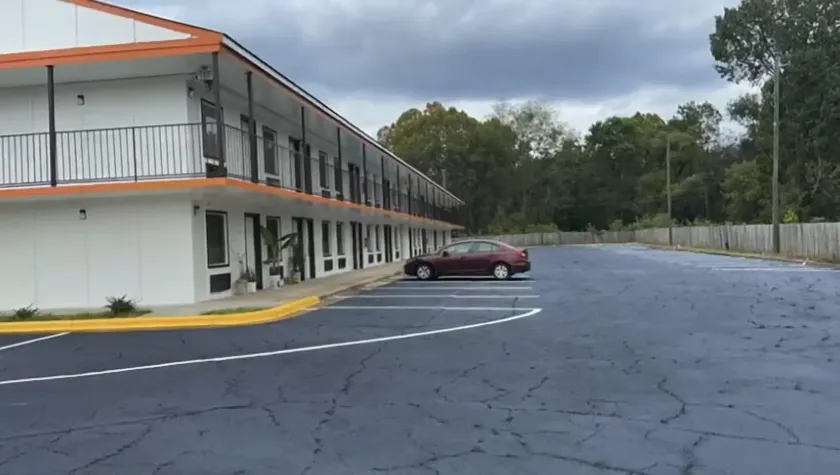 Economy Hotel Montgomery - Image 1
