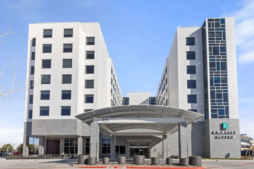 Embassy Suites by Hilton Irving Las Colinas - Image 1