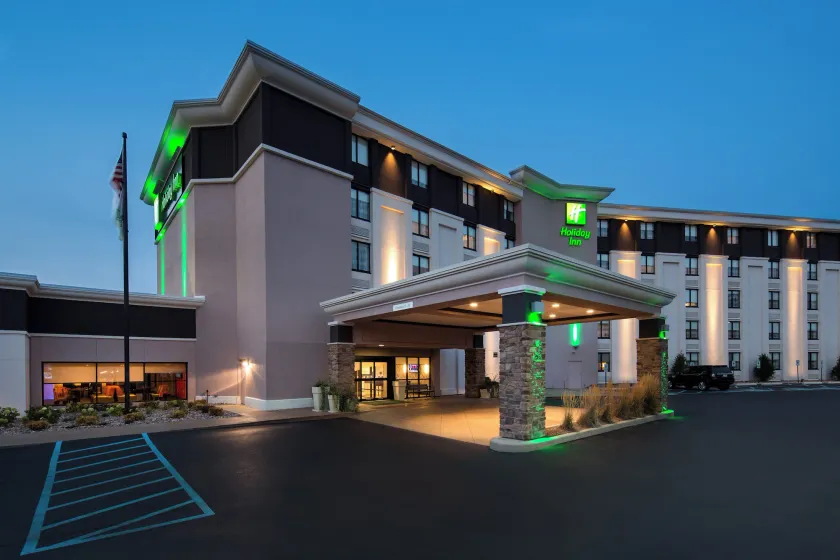 Holiday Inn Milwaukee Riverfront by IHG - Image 1