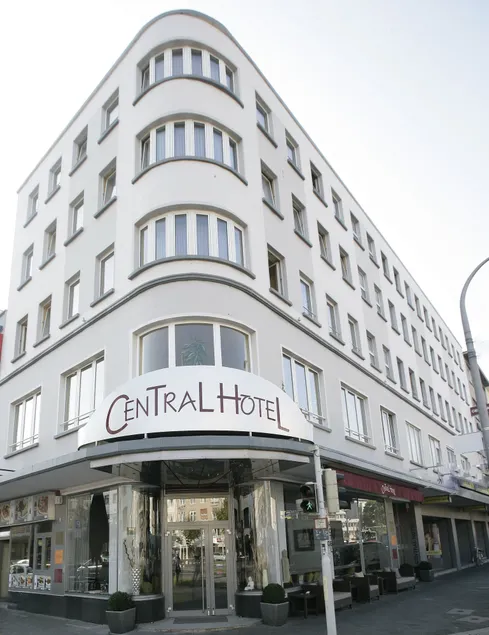 Central Hotel - Image 1