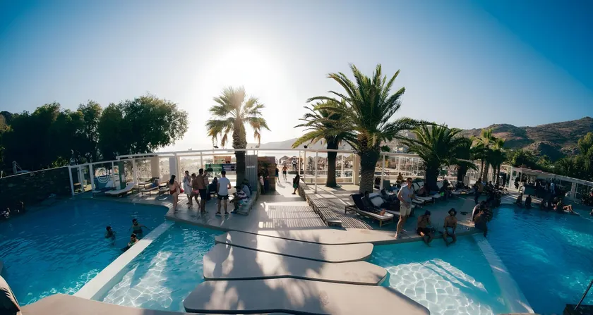 FarOut BeachClub - Rooms & Camping - Image 1