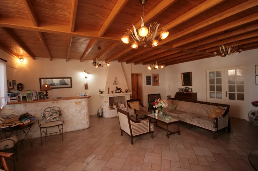 Hara Studios and Apartments - Image 1