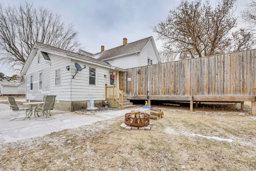 Restaurant On-site: North Freedom Apt w/ Yard! - Image 1