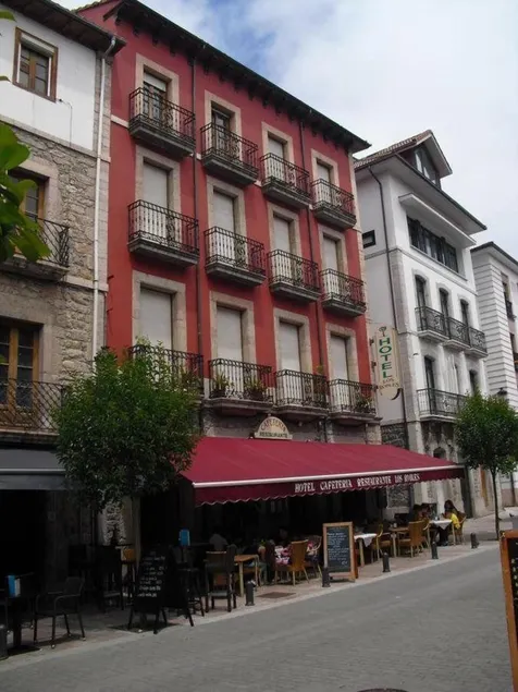 Hotel Los Robles - Image 1