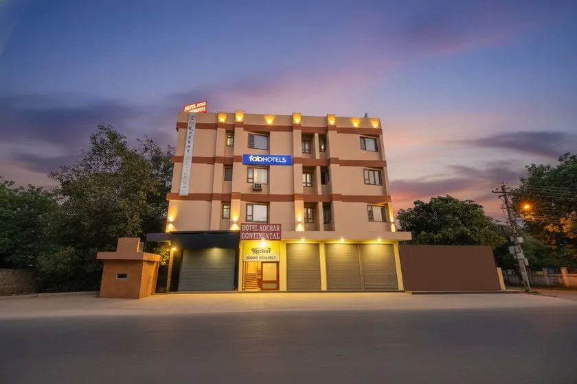 Fabhotel Kochar Continental - Image 1