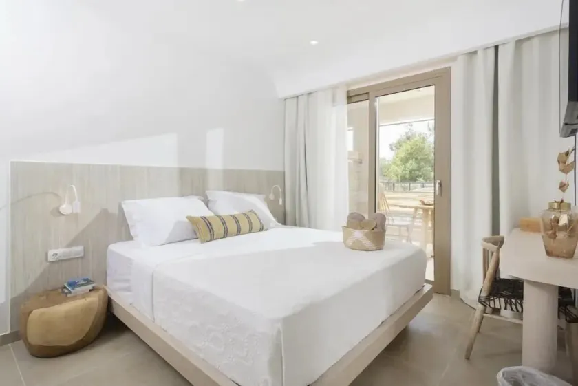 NŪSA suites & villas - Image 1