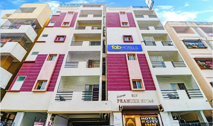 Fabhotel Elite Inn - Image 1