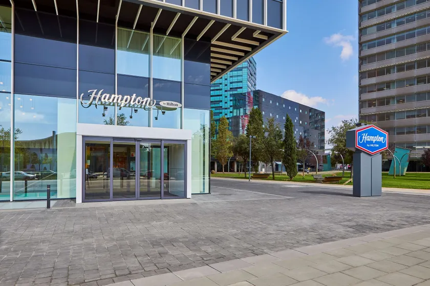 Hampton by Hilton Barcelona Fira Gran Via - Image 1