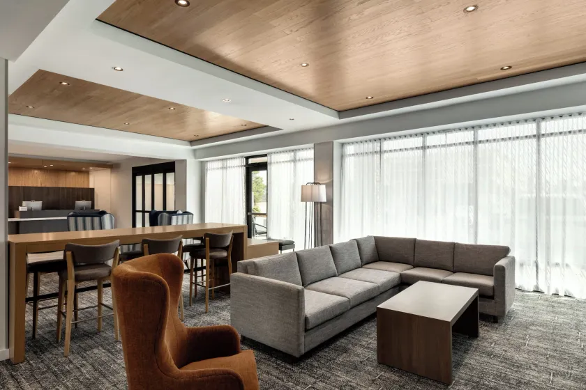 Staybridge Suites Norfolk Airport by IHG - Zona de estar del vestíbulo