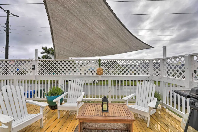 NY! Airy Oceanside Home w / Deck - Steg till stranden! - Image 1
