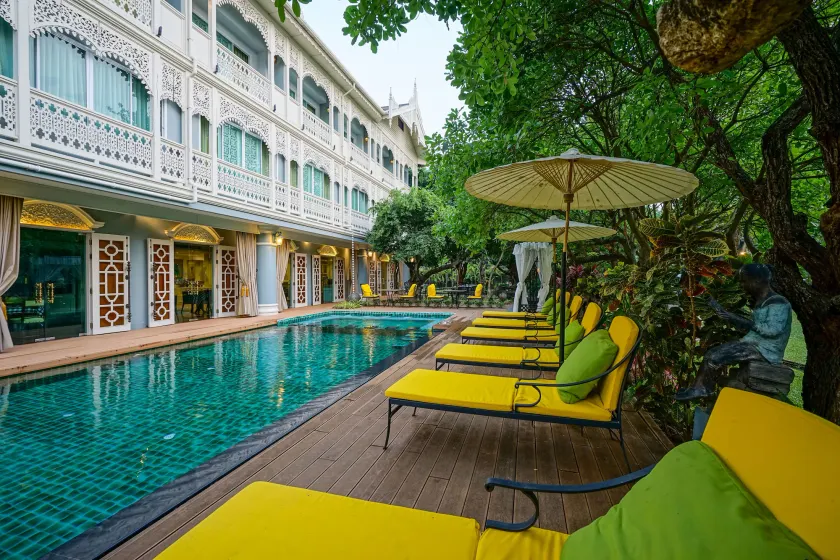At Pingnakorn Riverside - Image 1