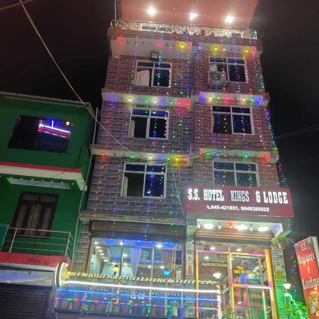 SS Hotel Kings & Lodge Charikot Dolakha - Image 1