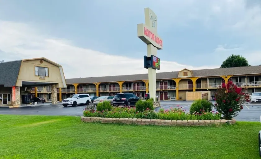Conner Hill Motor Lodge - Image 1
