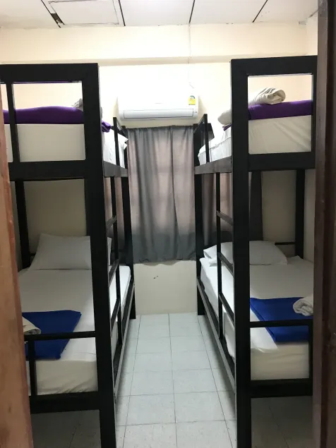 Holiday Phangan - Hostel & Bar - Rom
