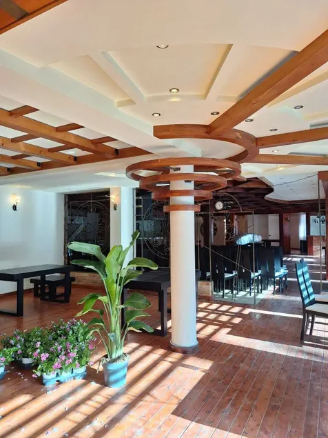 Danis Hotel - Image 1