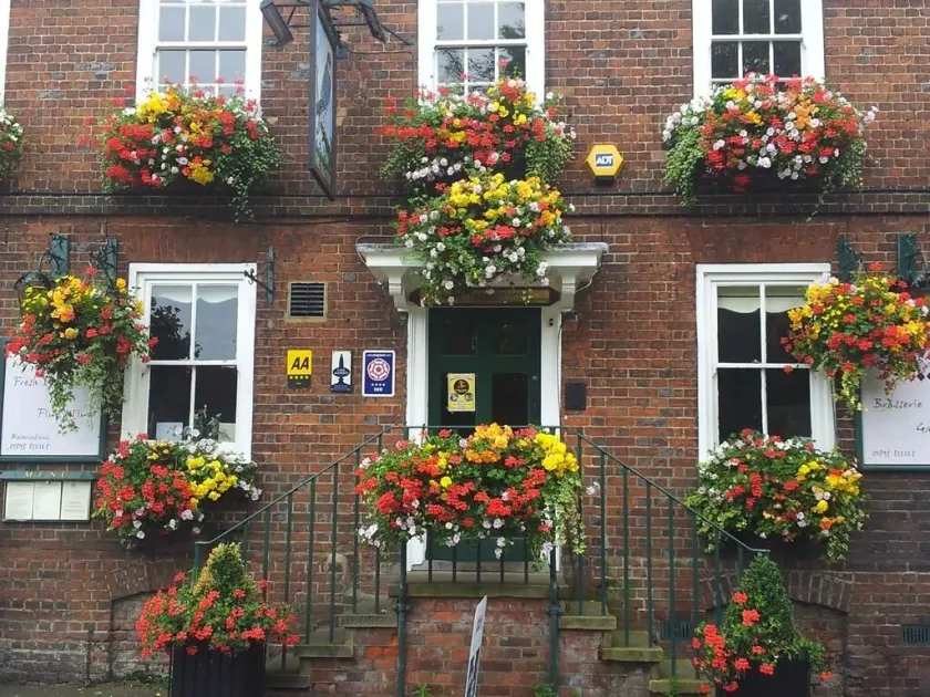 Falcon Inn - Image 1