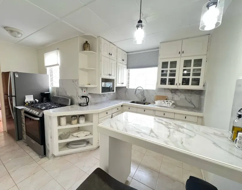 Hy-De-Way 3BR Near Miami Beach Oistins - Image 1