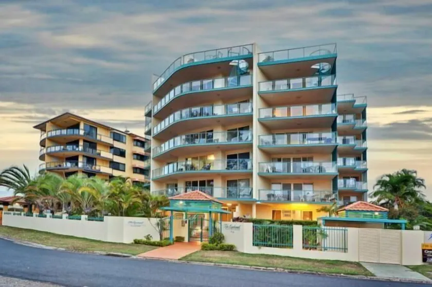The Esplanade Riverview Holiday Apartments - Image 1