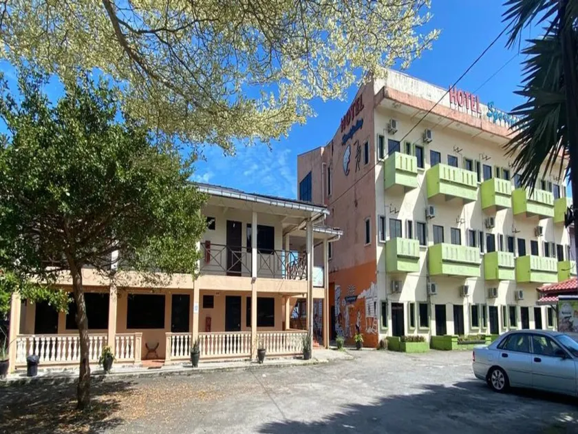 Capital O 91094 Hotel & Chalet Sportfishing - Image 1