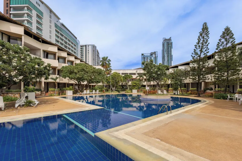 Hotel Tropicana Pattaya - Image 1