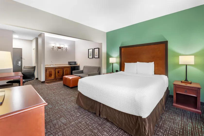 Best Western Plus Georgetown Inn & Suites - Image 1