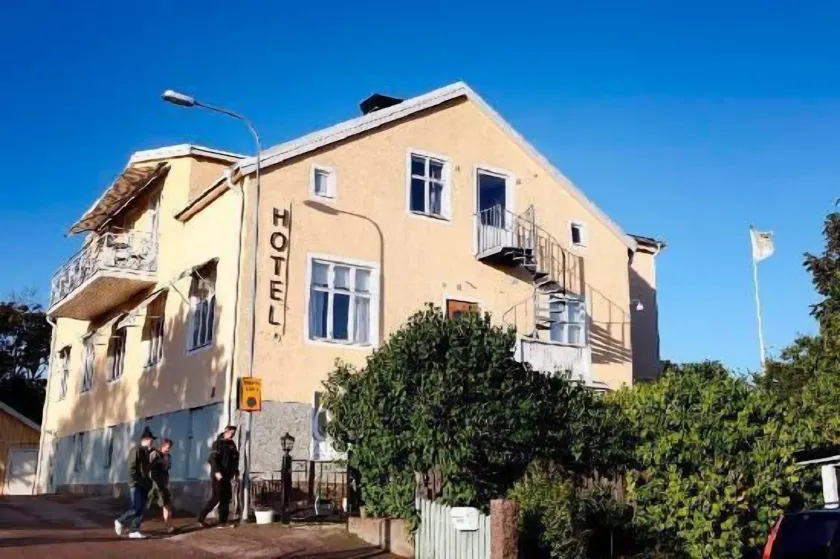 Adels Hotel - Image 1