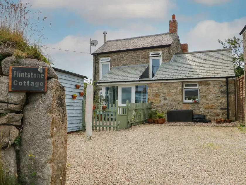 Flintstone Cottage - Image 1