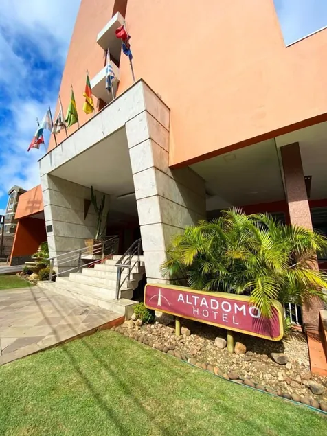 Altadomo Hotel - Image 1