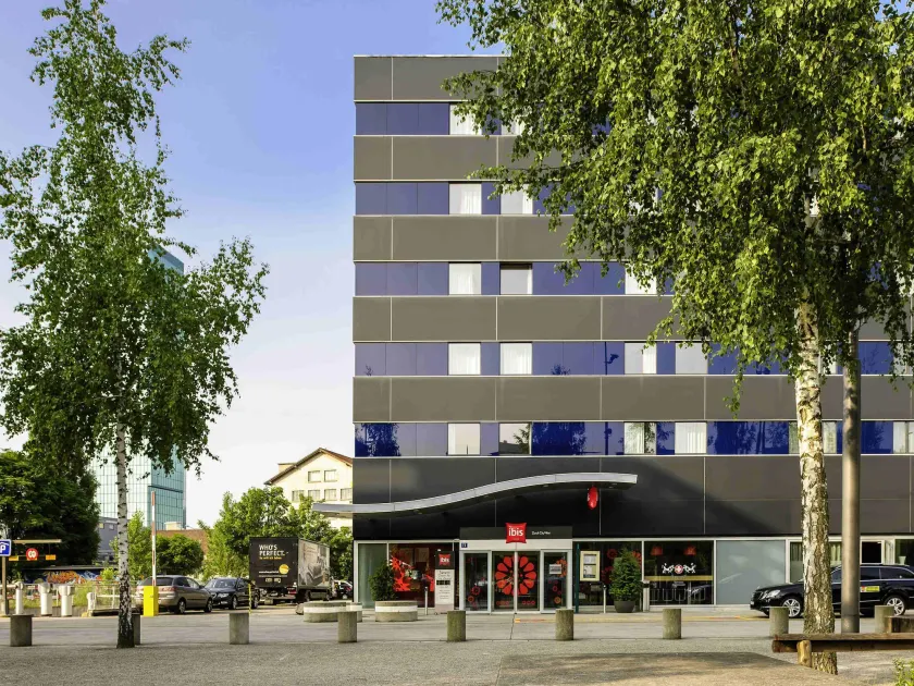 ibis Zürich City West - Image 1