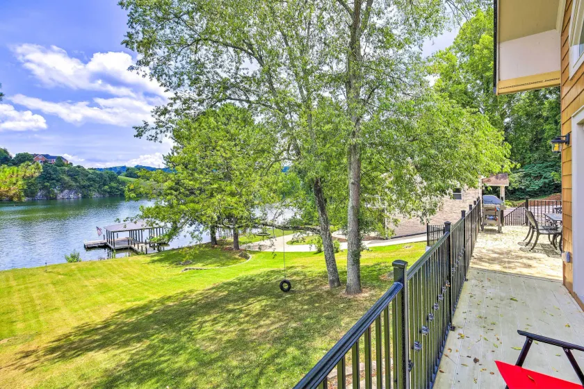 Waterfront Piney Flats Home w/ Private Dock! - Image 1
