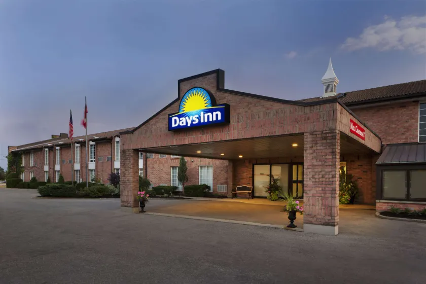 Days Inn by Wyndham Brantford - Image 1