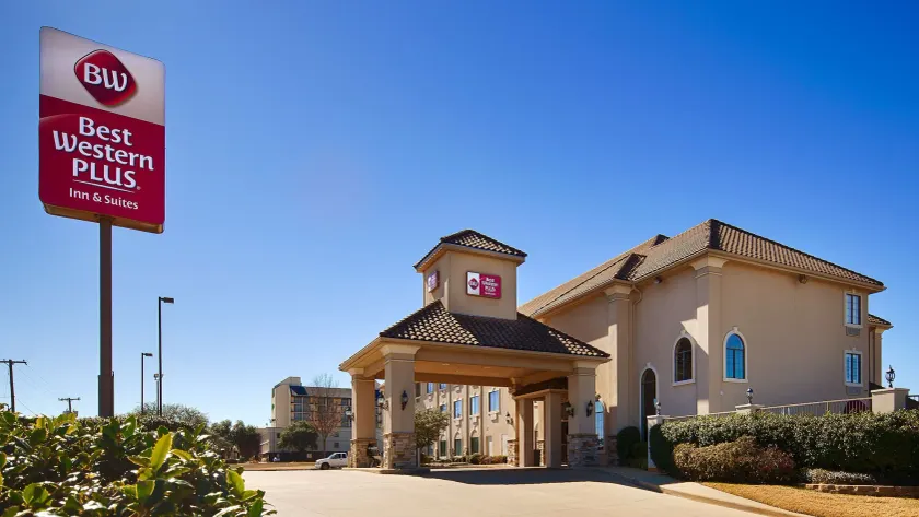 Best Western Plus Southpark Inn & Suites - Image 1