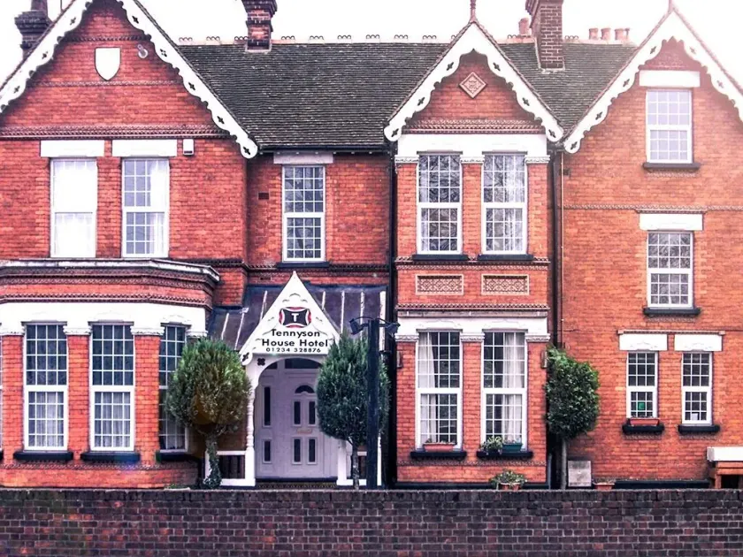 Tennyson House Hotel - Image 1