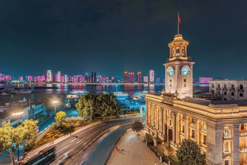 Grand Madison Wuhan Hankou on the Bund - Image 1