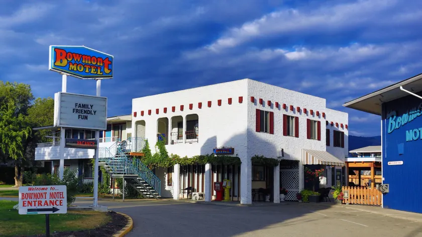Bowmont Motel - Image 1