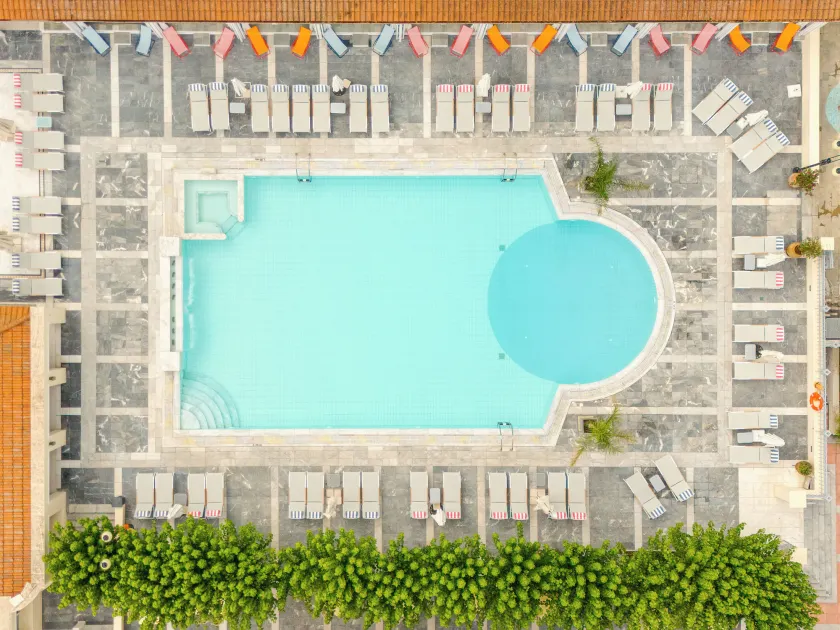 Sun Beach Hotel - Image 1
