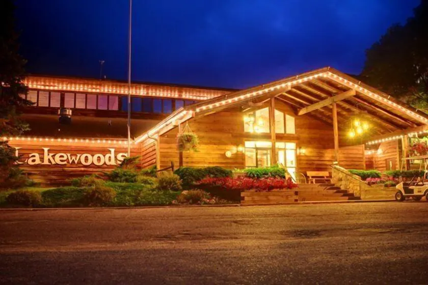 Lakewoods Resort & Lodge - Image 1