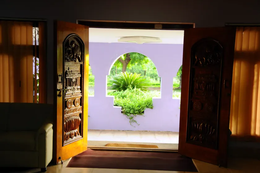 KSTDC Hotel Mayura Bhuvaneshwari Kamalapur - Interior entrance