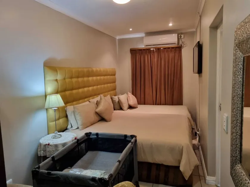 Savoy Lodge - Image 1